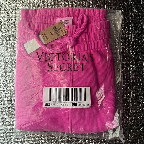 PINK 5" Everyday Fleece Sweat Shorts - Picture 2 of 4